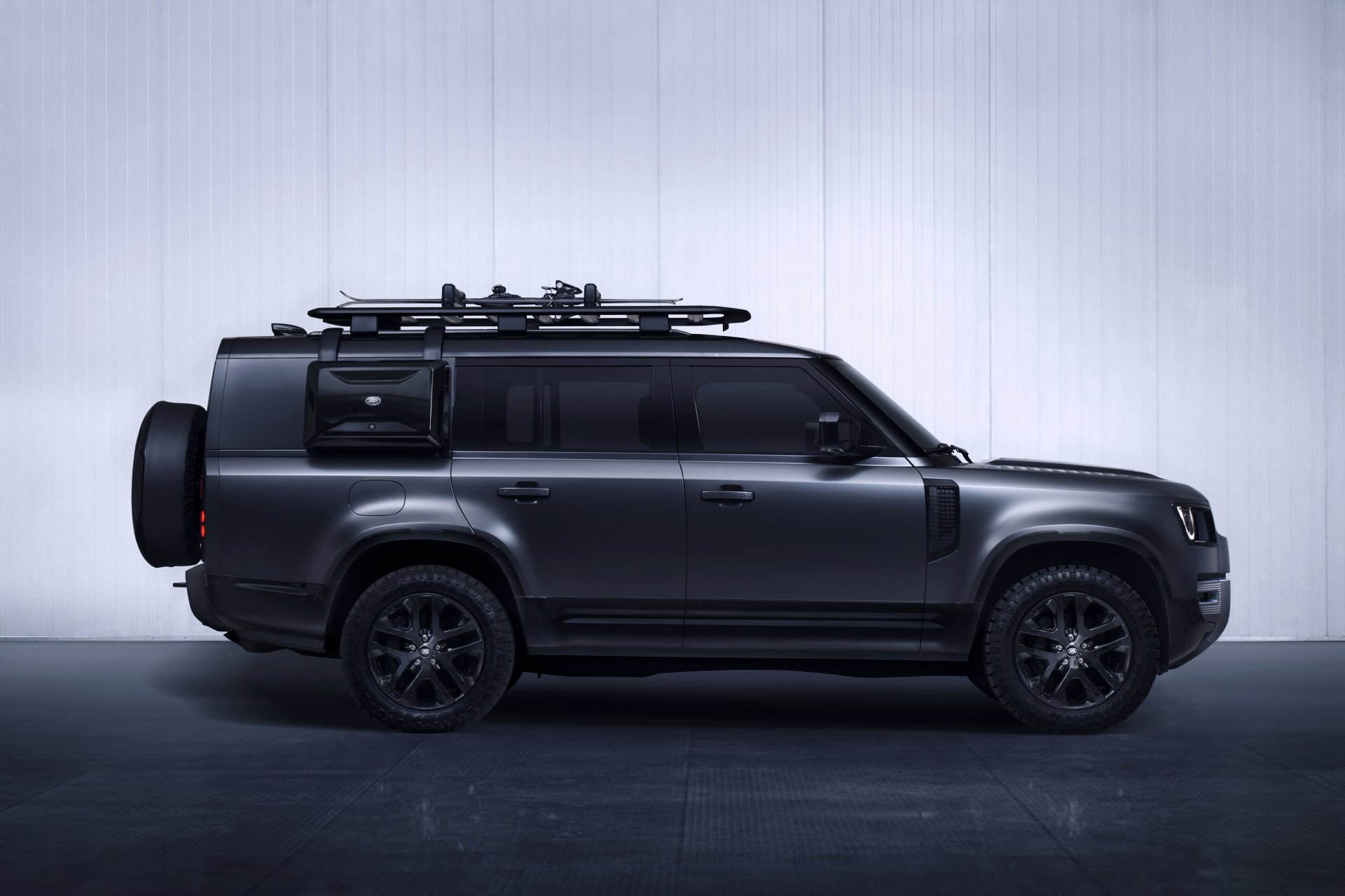 Download Vehicle Land Rover Defender 8k Ultra HD Wallpaper