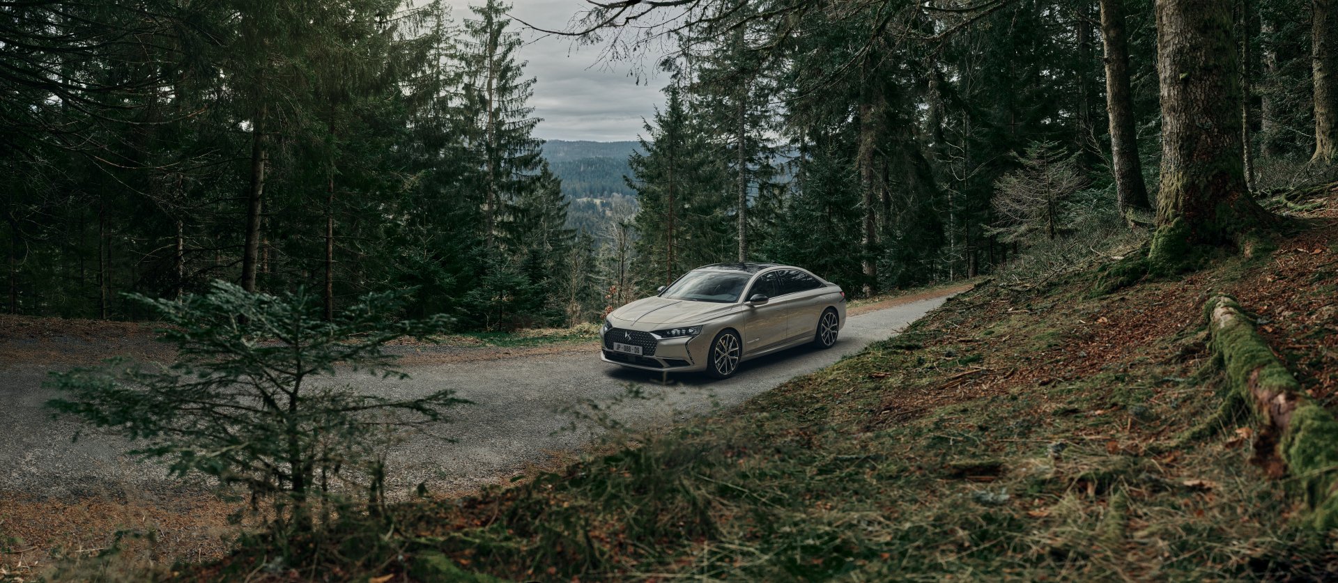 Download Vehicle DS 9 8k Ultra HD Wallpaper