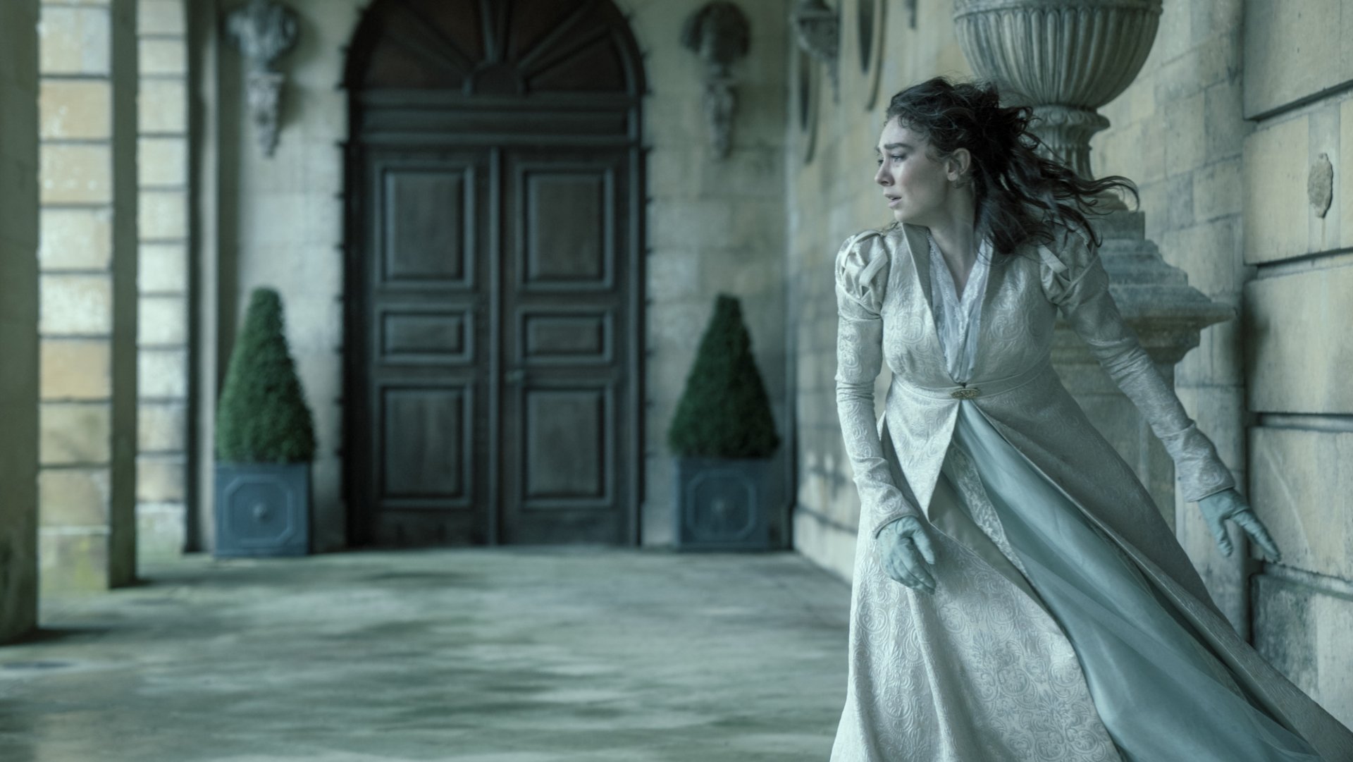 Download Vanessa Kirby HD Wallpaper