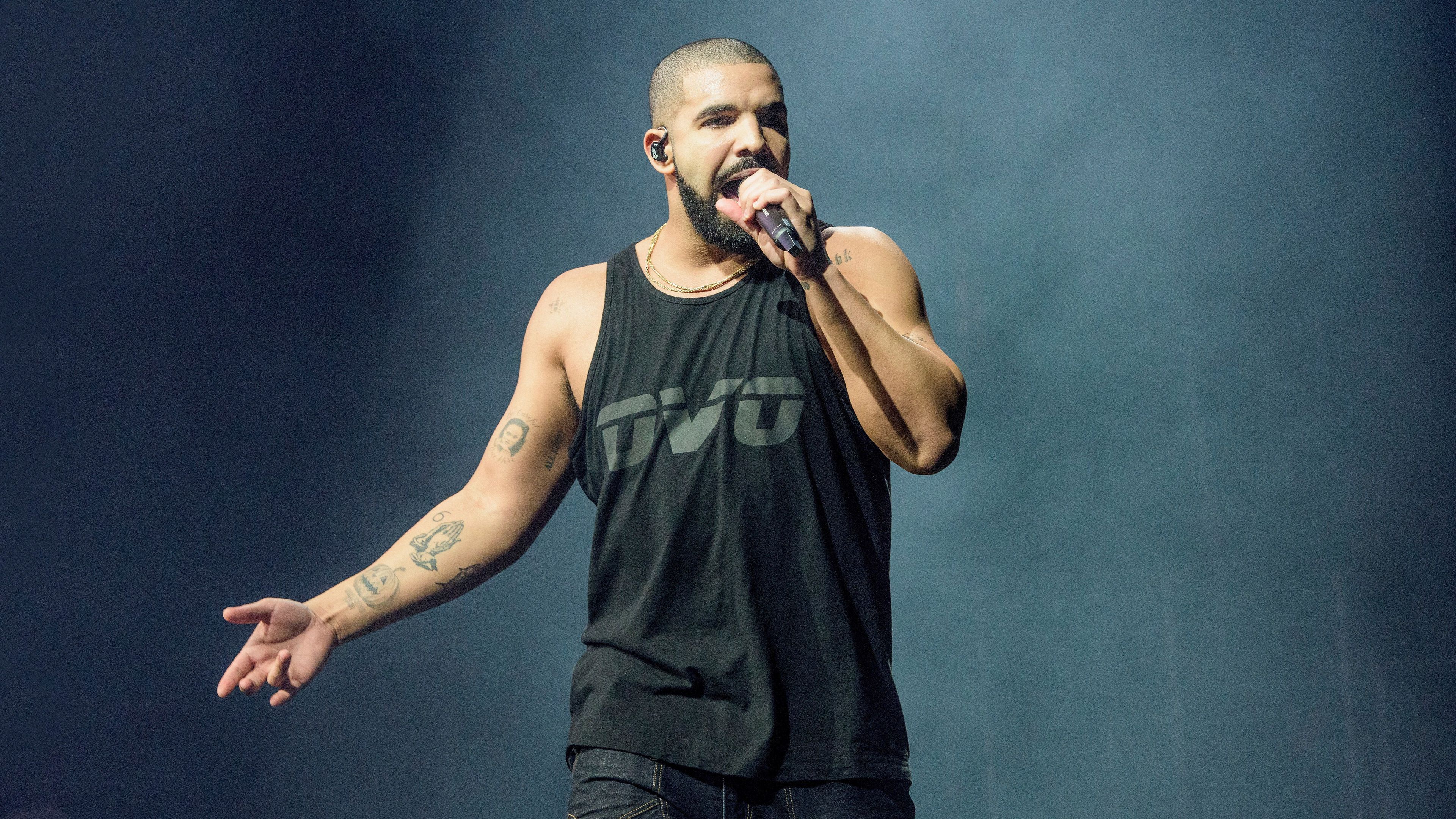 Drake: Captivating 4K Ultra HD Music Wallpaper