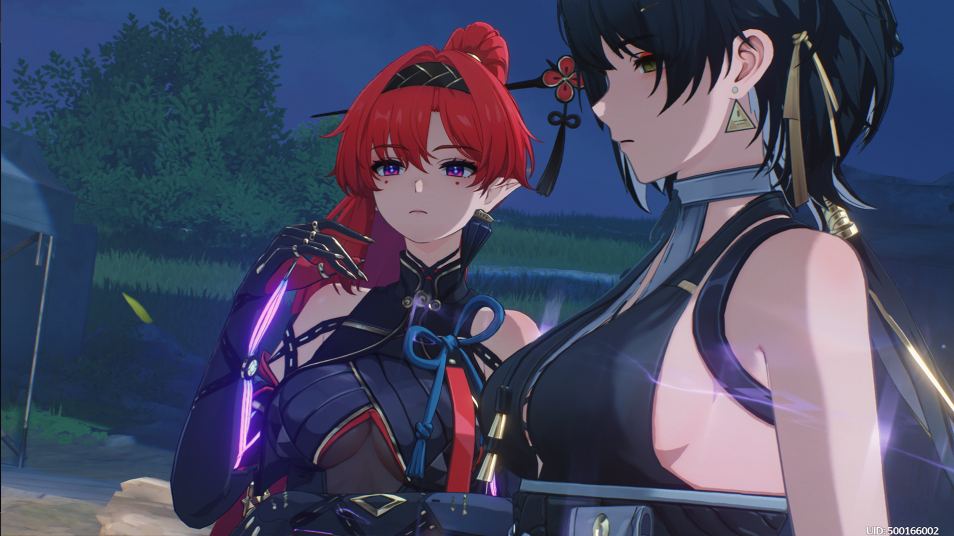 A dynamic HD wallpaper featuring characters Yinlin and Rover from the video game Wuthering Waves, set against a moody backdrop.