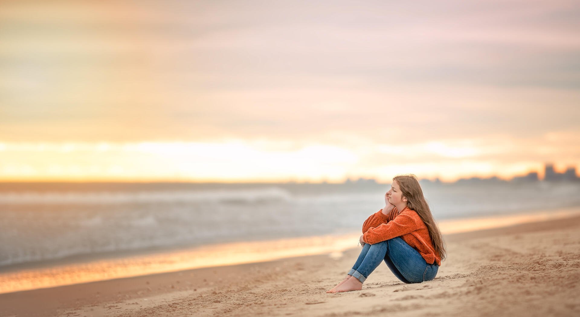 Download Woman Sea Beach 4k Ultra HD Wallpaper