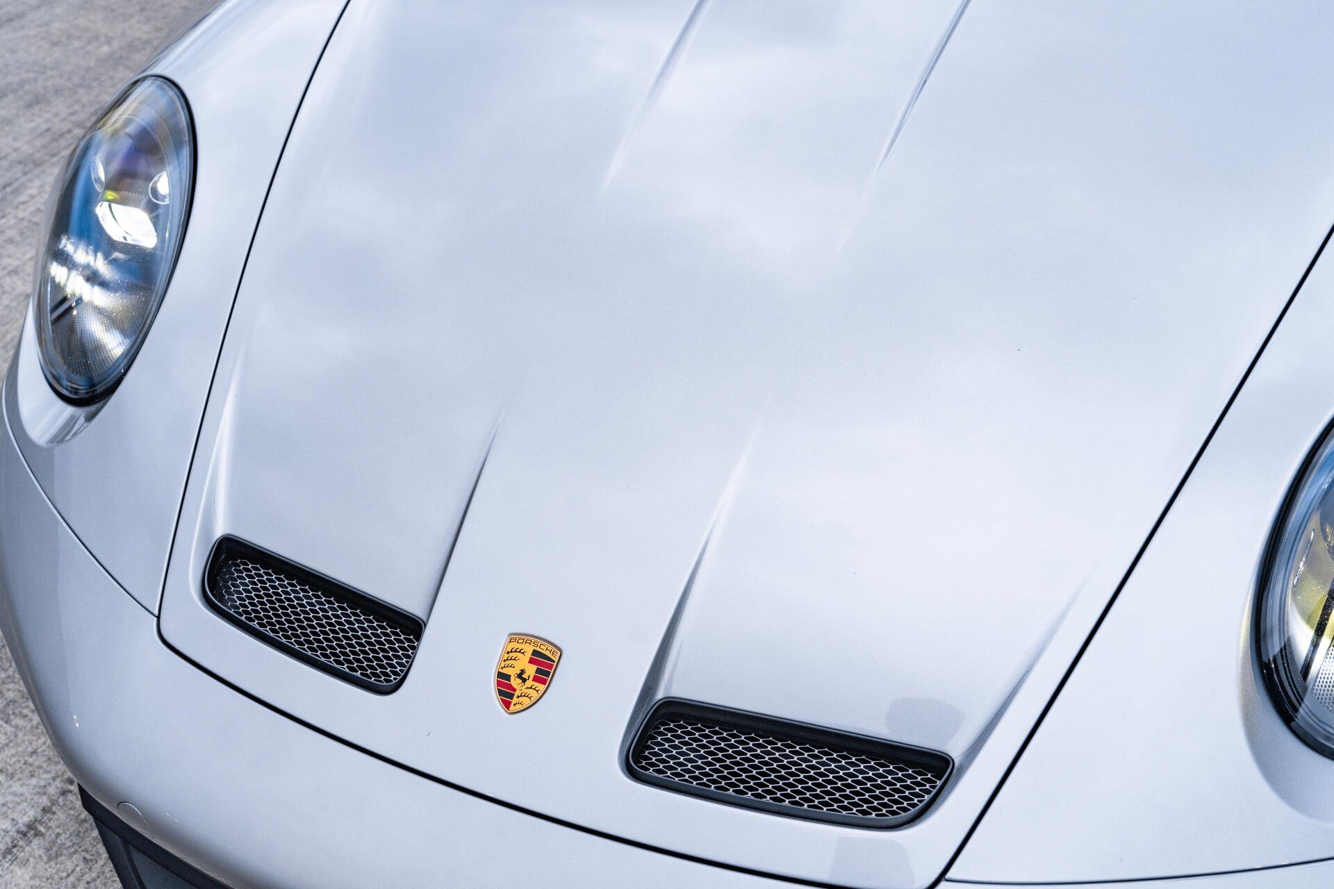 Download Car Porsche GT3 RS 8k Ultra HD Wallpaper