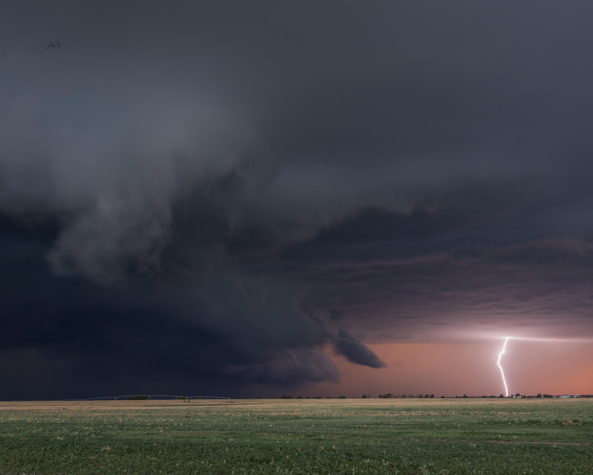 Download Lightning Cloud Formation 4k Ultra HD Wallpaper