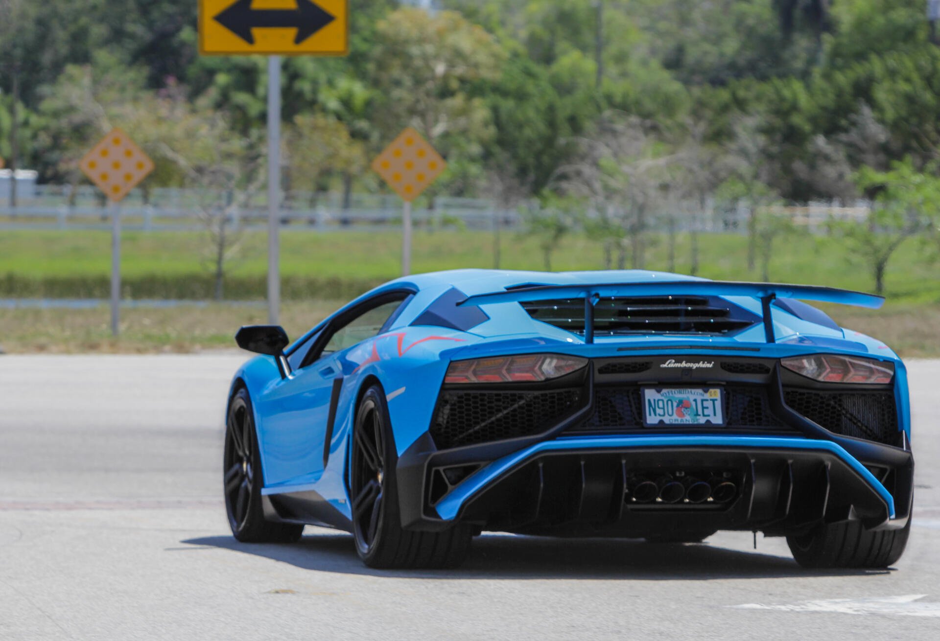 Download Car Lamborghini Lamborghini Aventador SV 4k Ultra HD Wallpaper