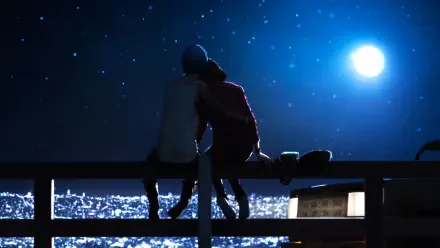 A serene night scene from the video game Life Is Strange, featuring two characters sitting on a railing, overlooking a shimmering ocean under a starry sky, rendered in 4K Ultra HD.
