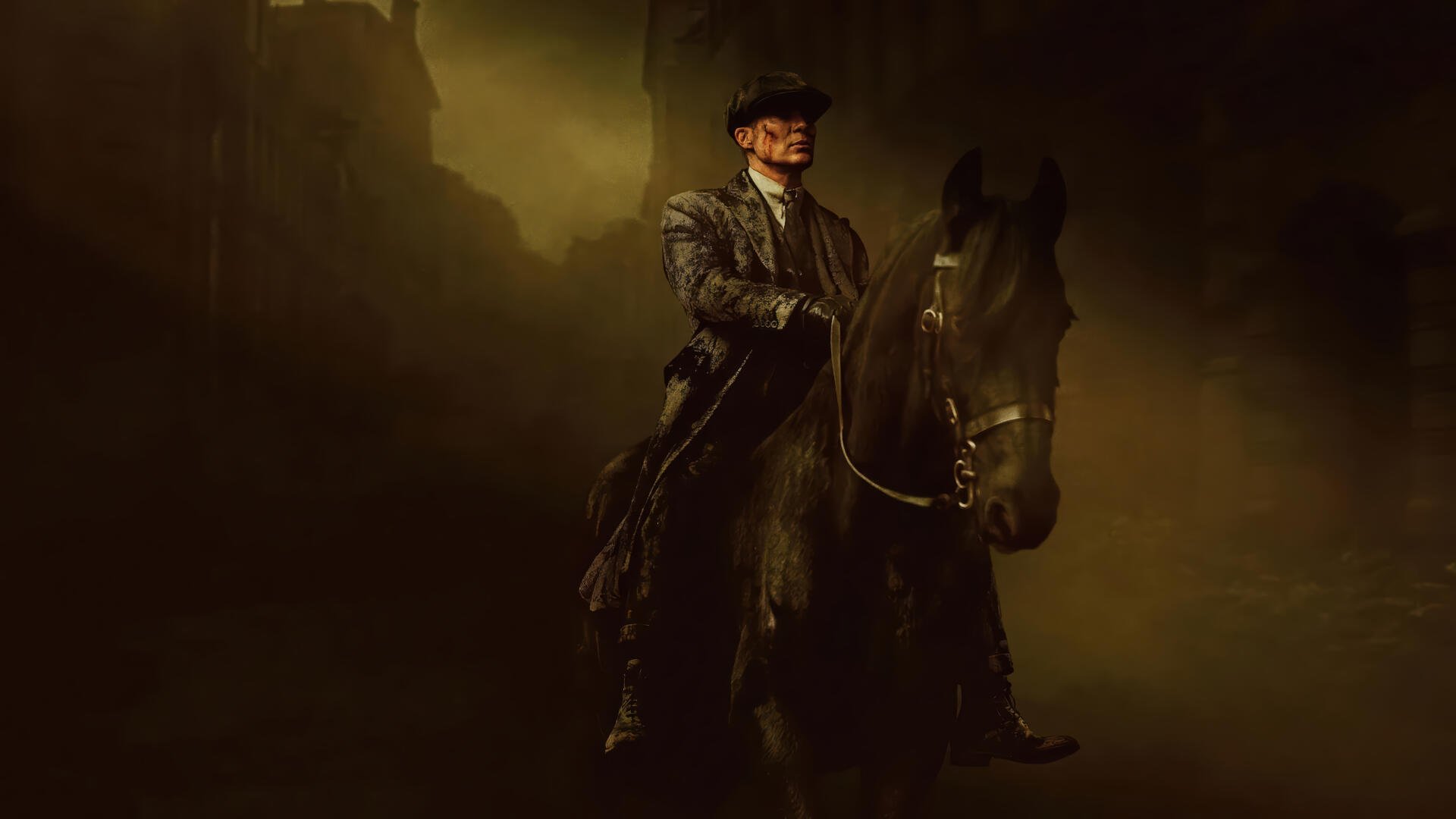 Peaky Blinders: The Immortal Man — 4K Ultra HD PC desktop wallpaper/background depicting a brooding, coat-clad rider on a black horse in foggy, sepia-lit streets.