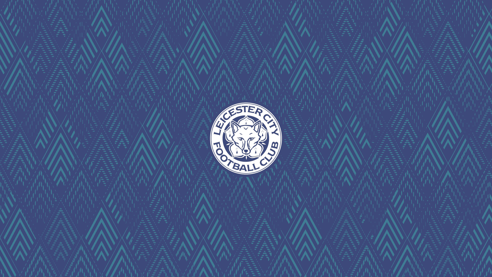 2K Quad HD PC desktop wallpaper: blue patterned background with repeating chevron motifs and a central circular Leicester City F.C. logo.