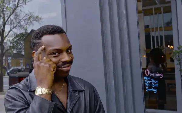 Roll Safe meme portrait: man tapping his temple with a knowing smirk, 4K Ultra HD PC desktop wallpaper/background.
