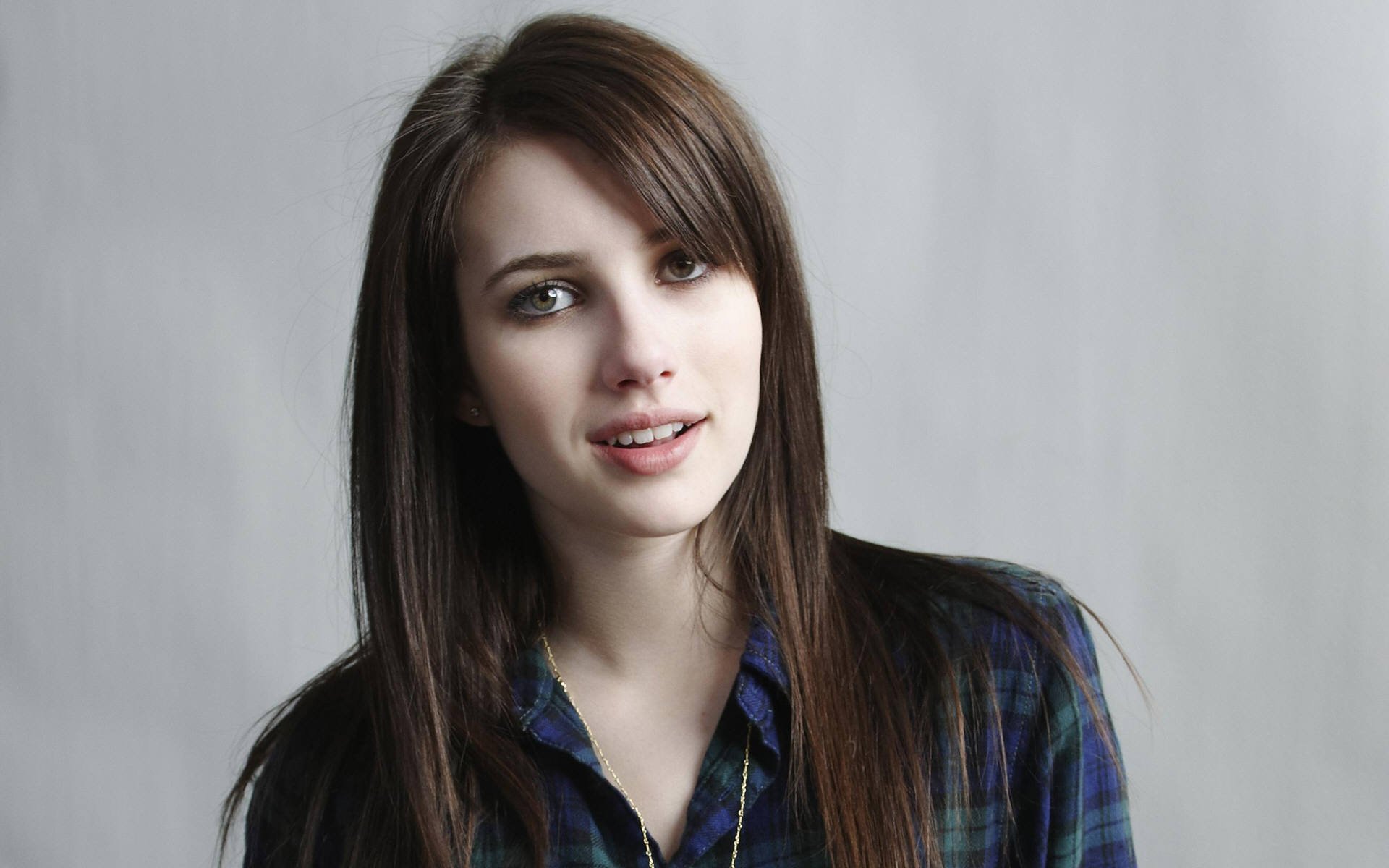 Emma Roberts - Celebrity HD Wallpapers