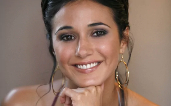 Celebrity Emmanuelle Chriqui HD Desktop Wallpaper | Background Image