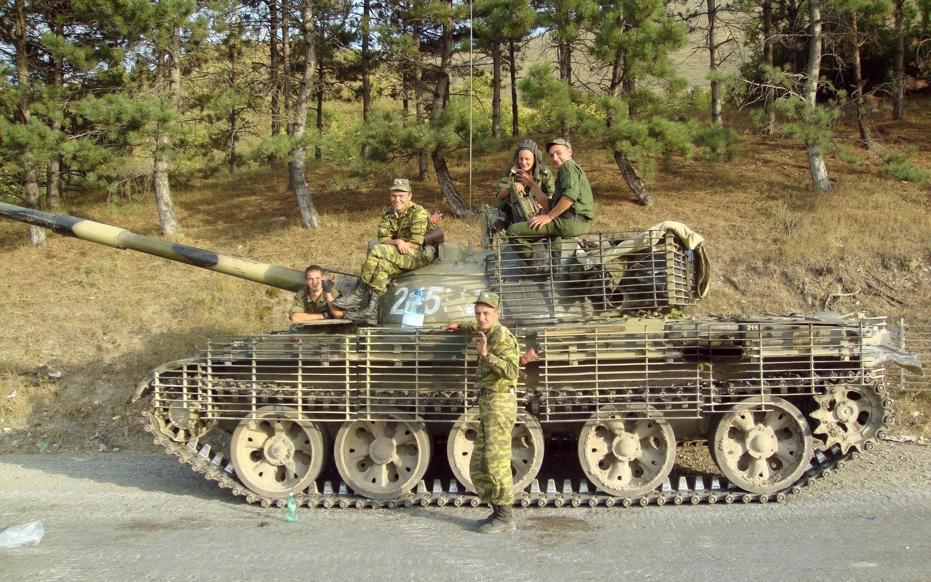 l full size military tanks