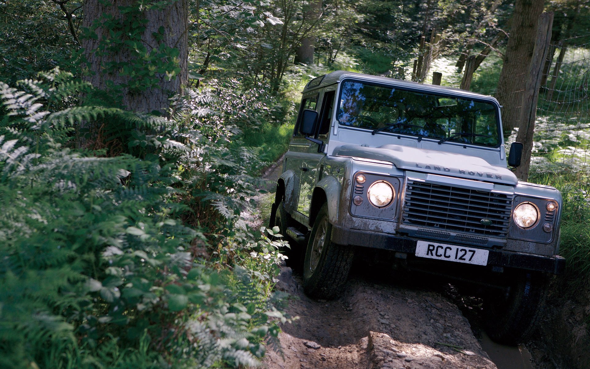 Download Vehicle Land Rover HD Wallpaper