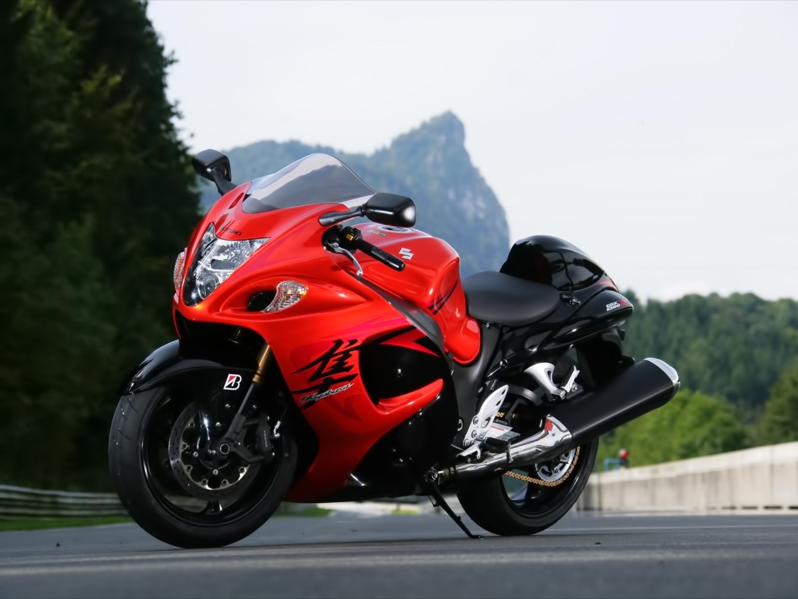 Download Vehicle Suzuki Wallpaper