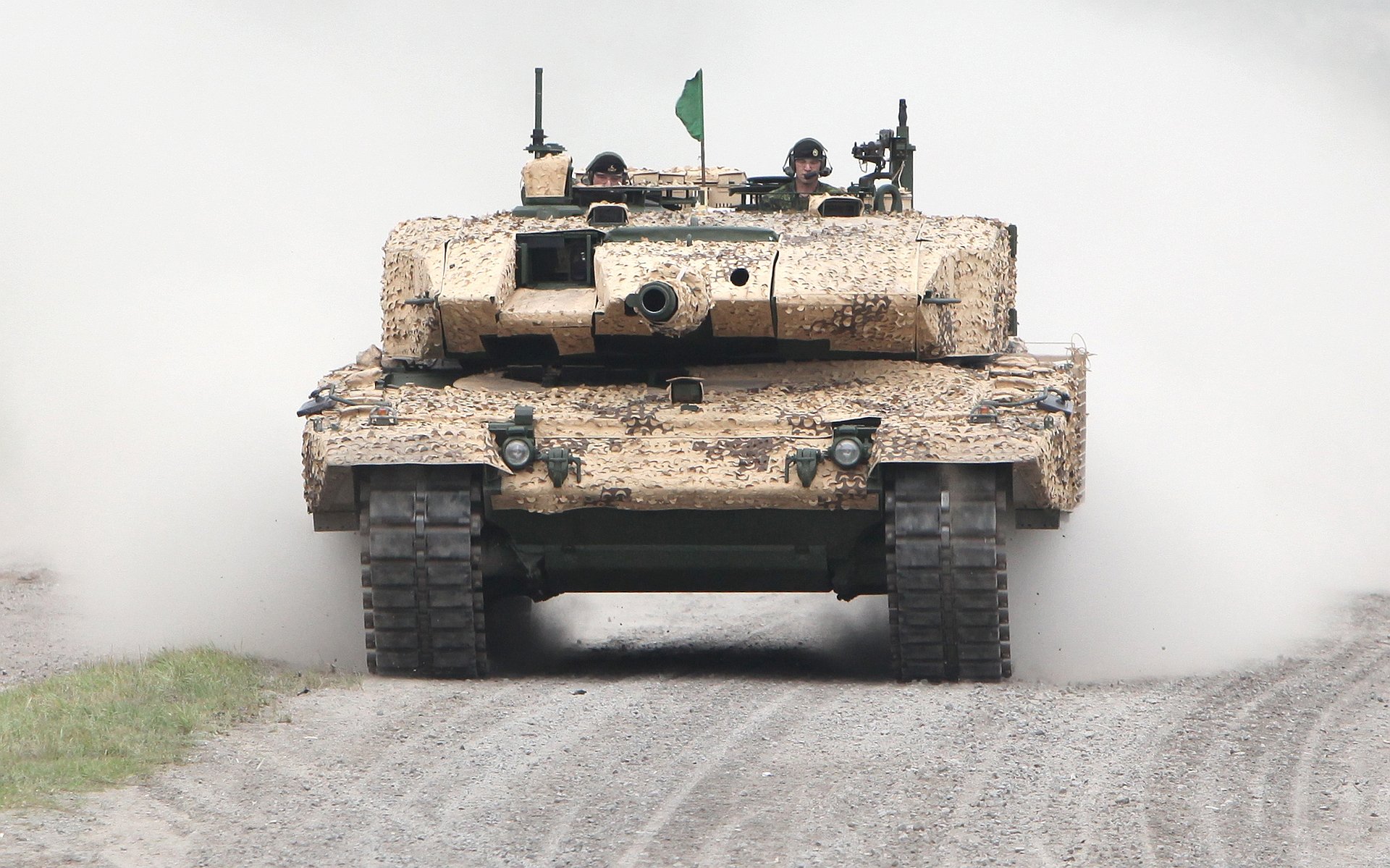 Download Military Tank HD Wallpaper