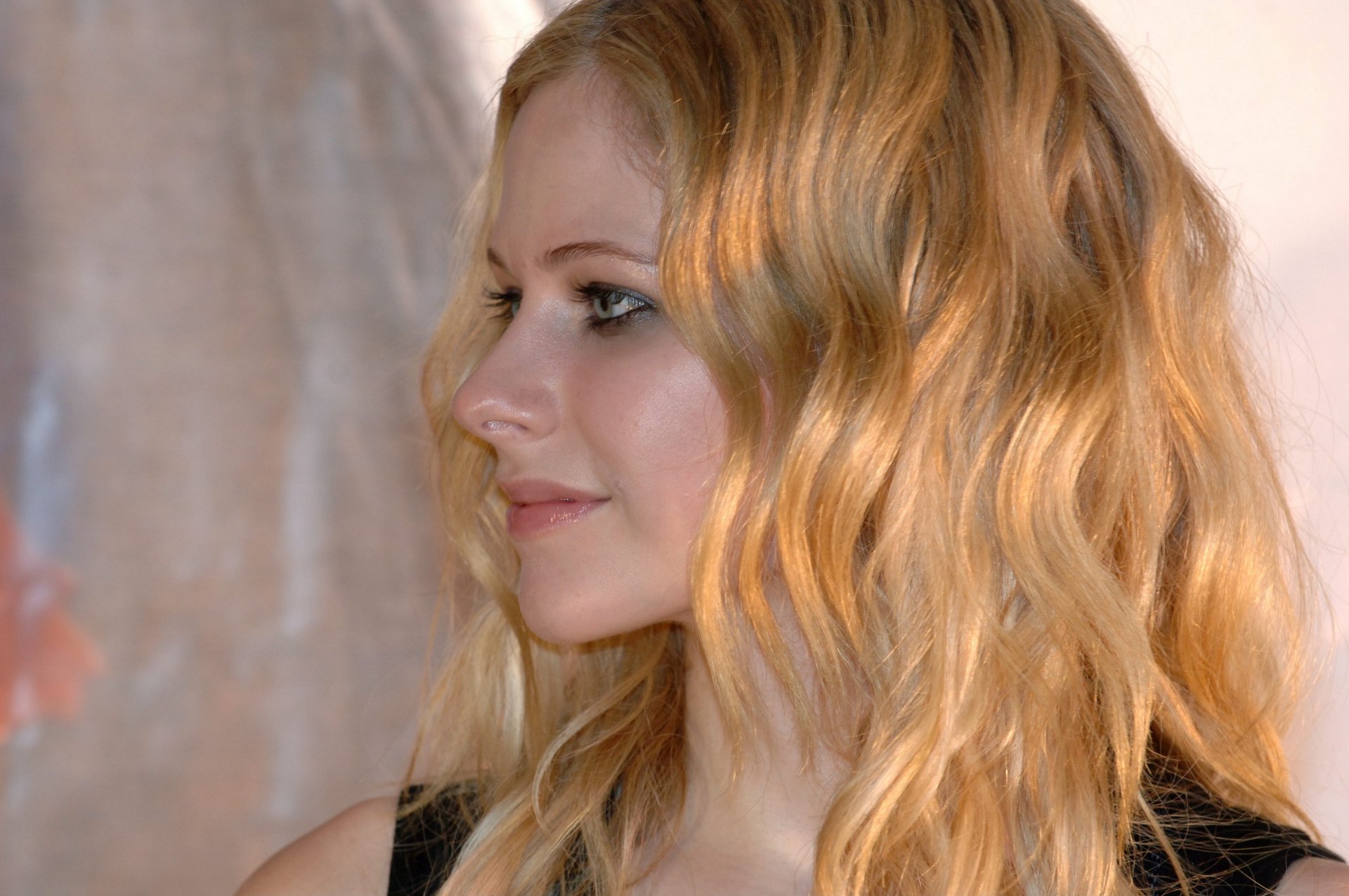 Biodata Avril Lavigne