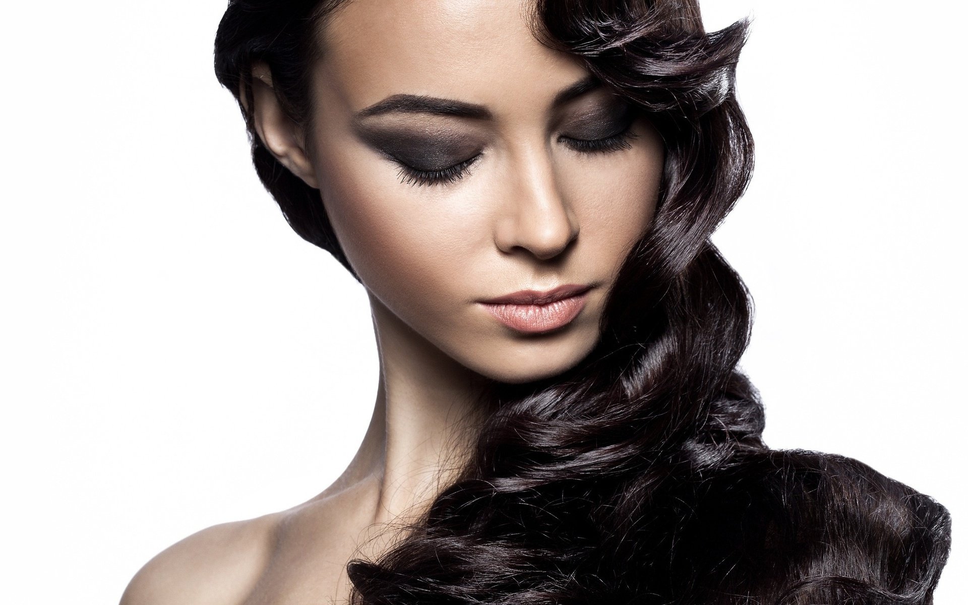 Download Woman Face HD Wallpaper