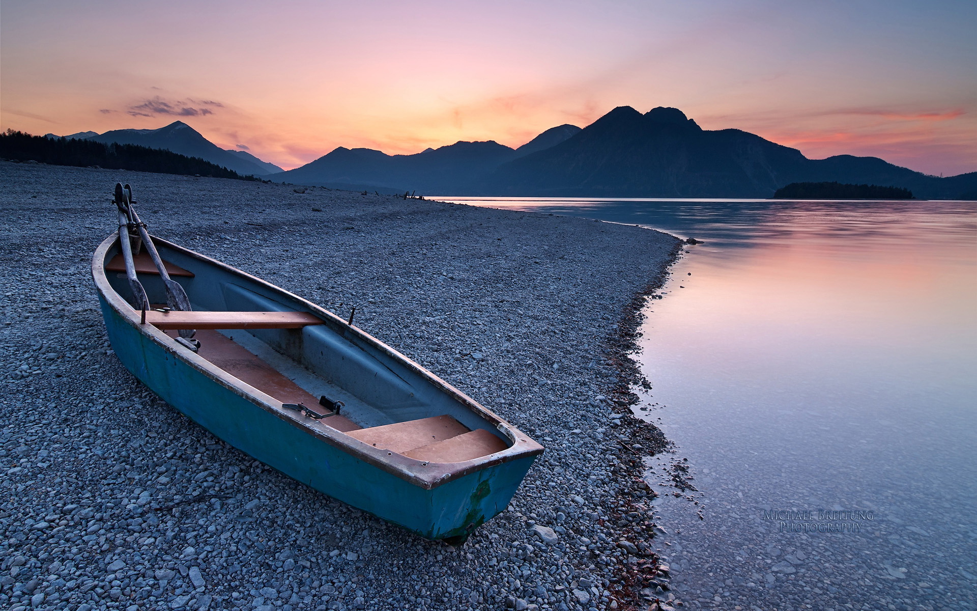 A boat  on seashore HD Wallpaper  Background Image 