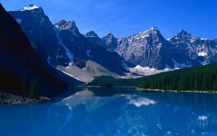  Moraine Lake (Canada)