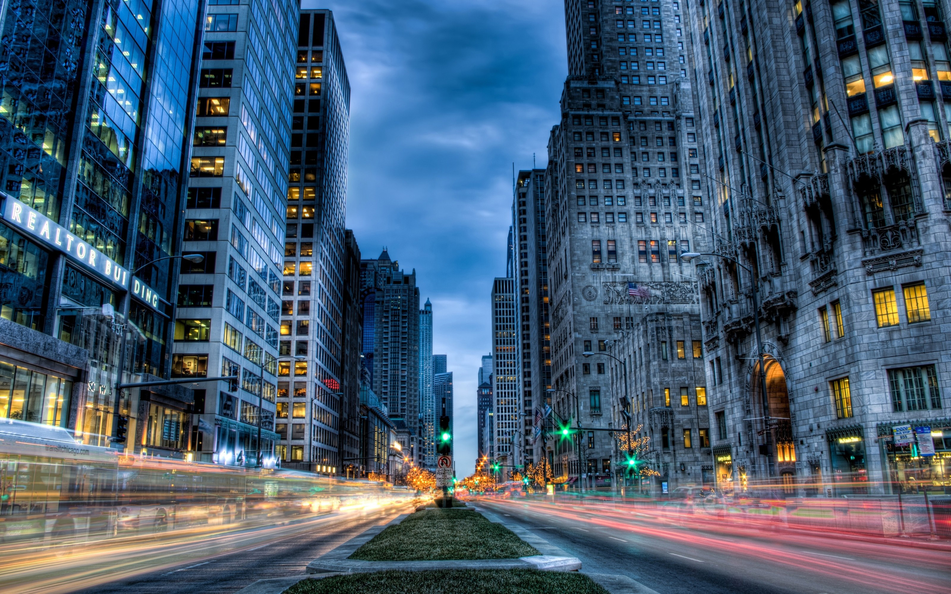 Time-Lapse Of Street Traffic In Chicago, Illinois