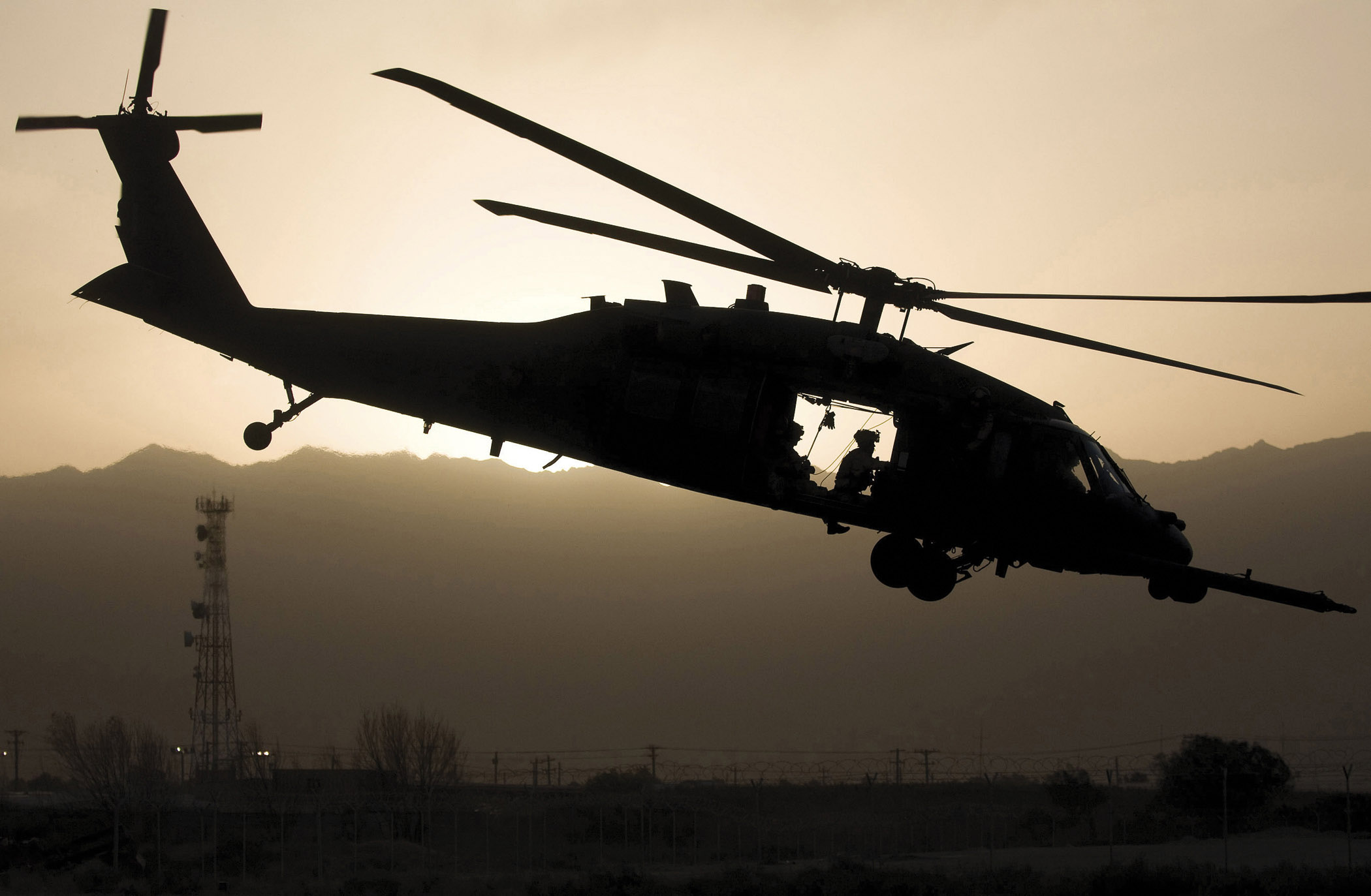 Military Sikorsky HH-60 Pave Hawk HD Wallpaper | Background Image