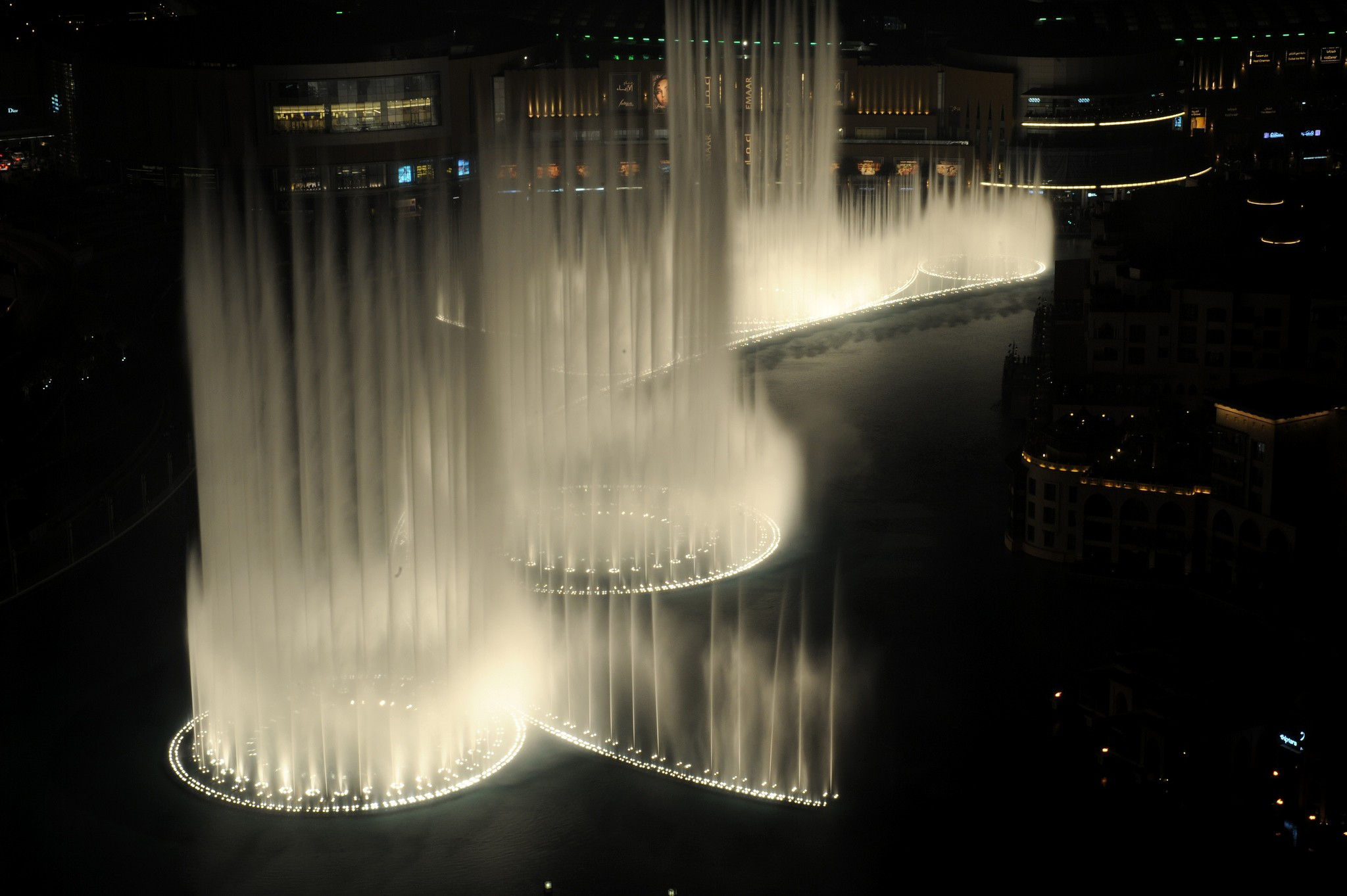 Man Made Fountain HD Wallpaper | Background Image