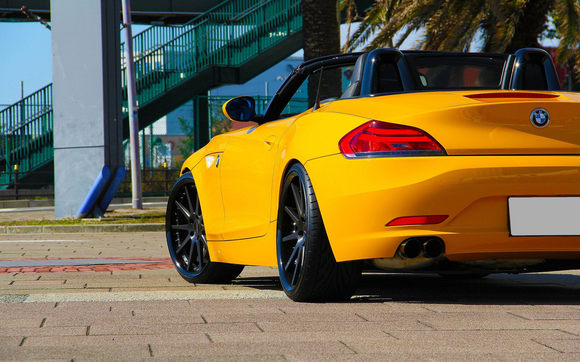 Download BMW Vehicle BMW Z4 HD Wallpaper