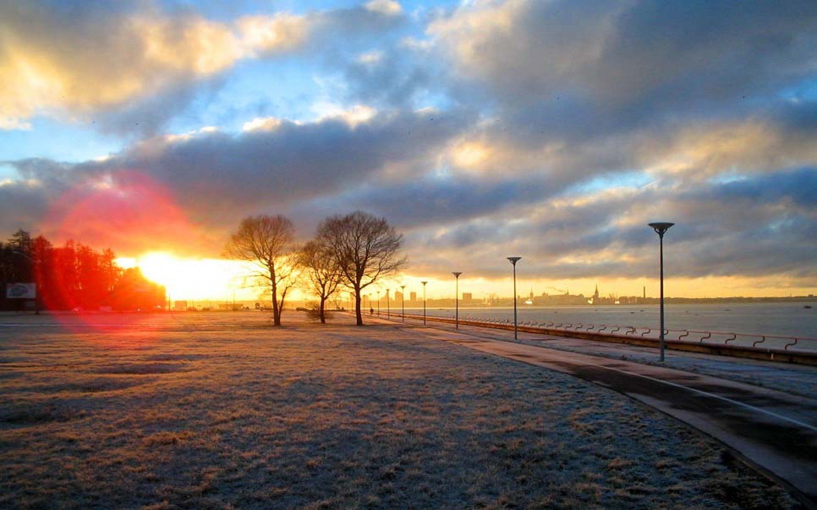 Download Nature Sunbeam Wallpaper