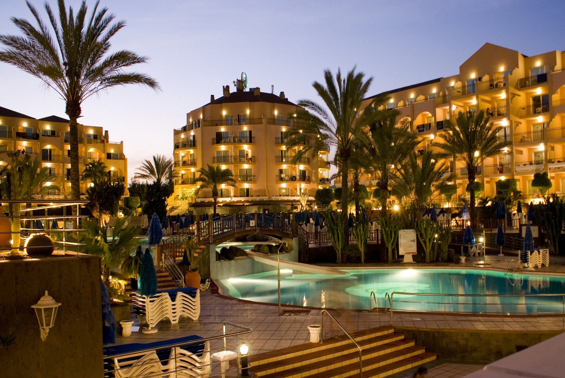 Download Man Made Resort HD Wallpaper