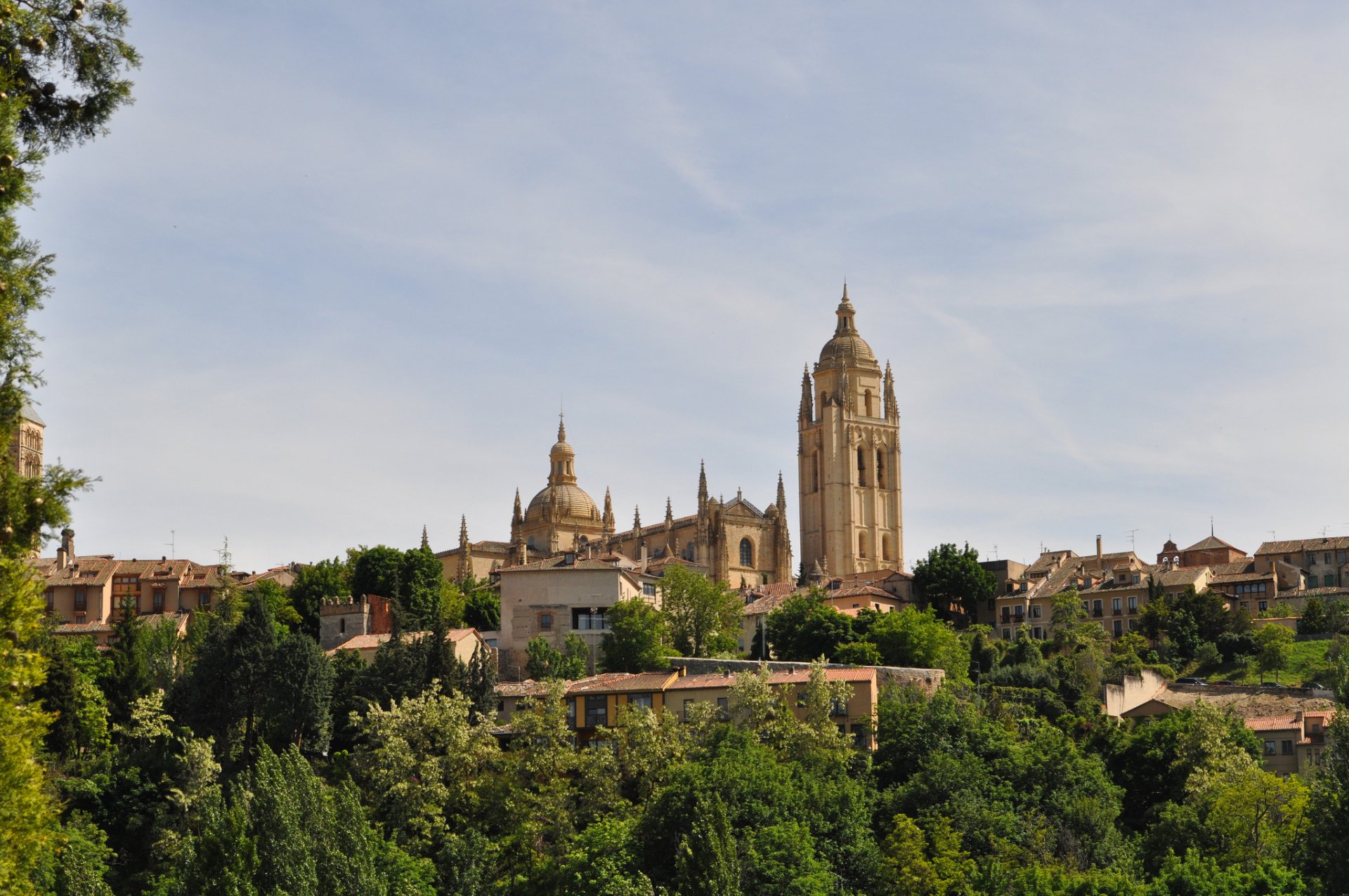Download Religious Segovia Cathedral HD Wallpaper