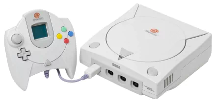Sega Dreamcast console and controller on white background — 4K Ultra HD PC desktop wallpaper showcasing classic Dreamcast video game hardware.
