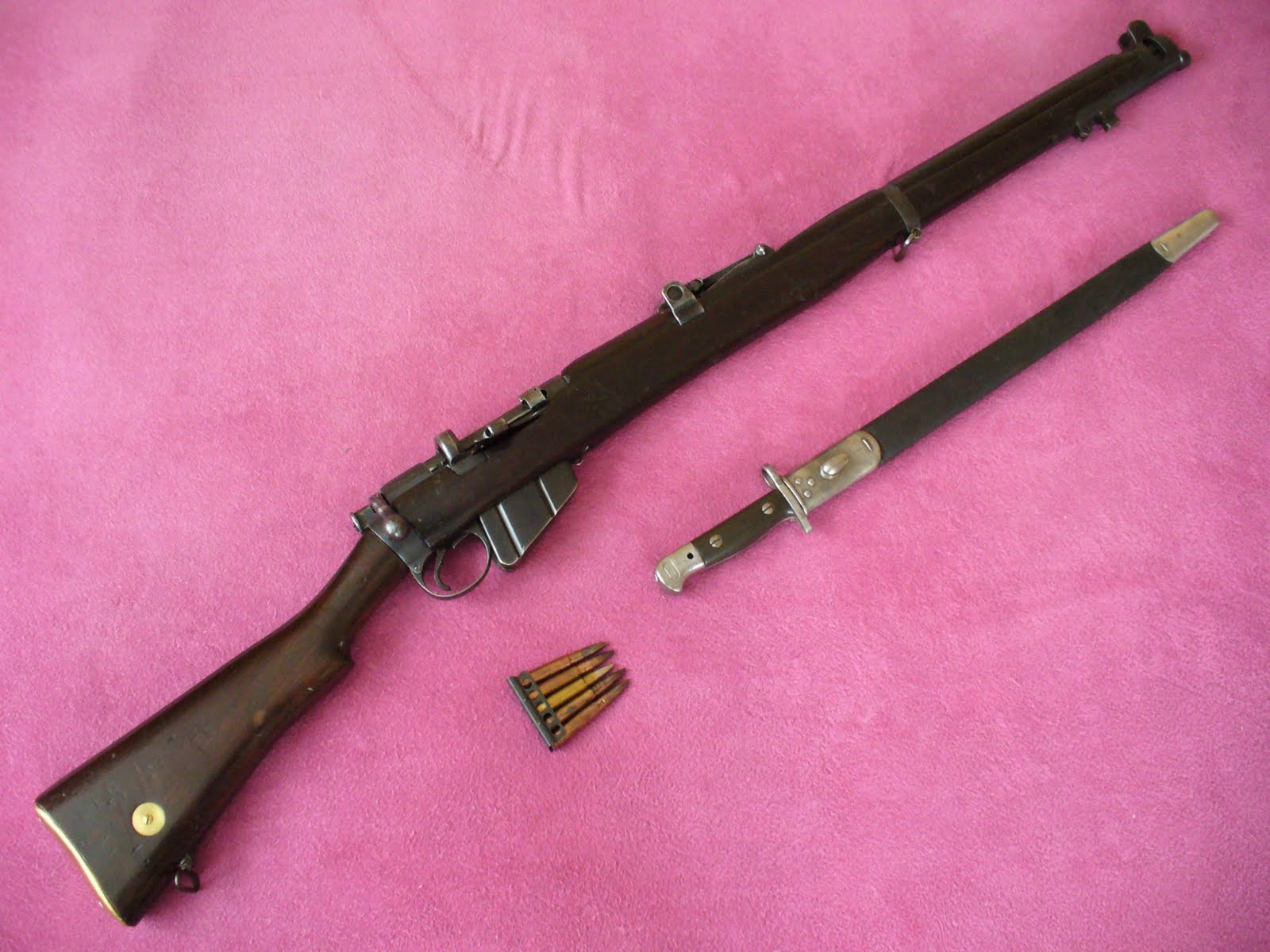 Lee Enfield Mk Iii Rifle Wallpaper and Background Image 1600x1200 ID381929