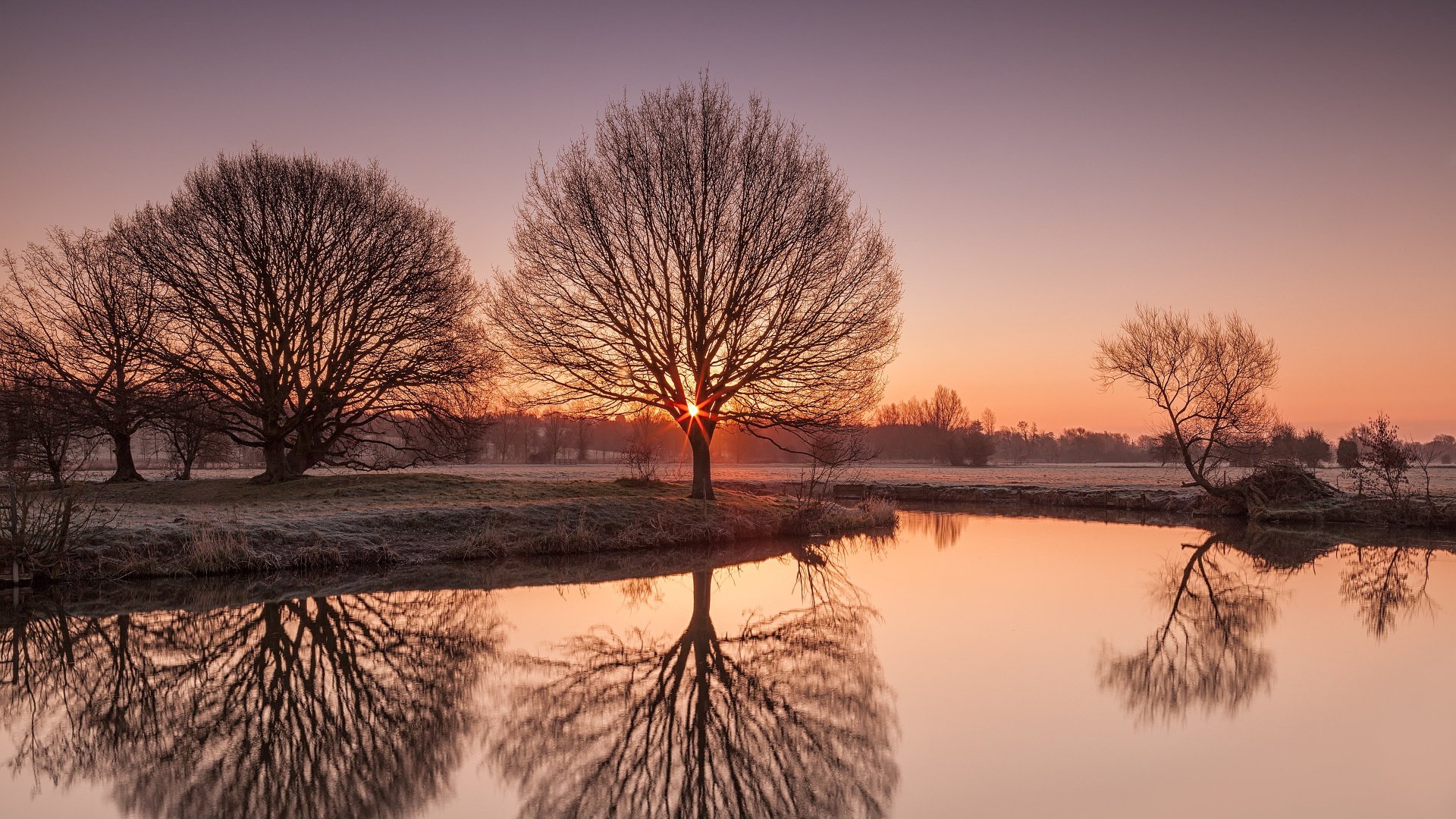 Serene Sunset Reflection - 4K Ultra HD Wallpaper