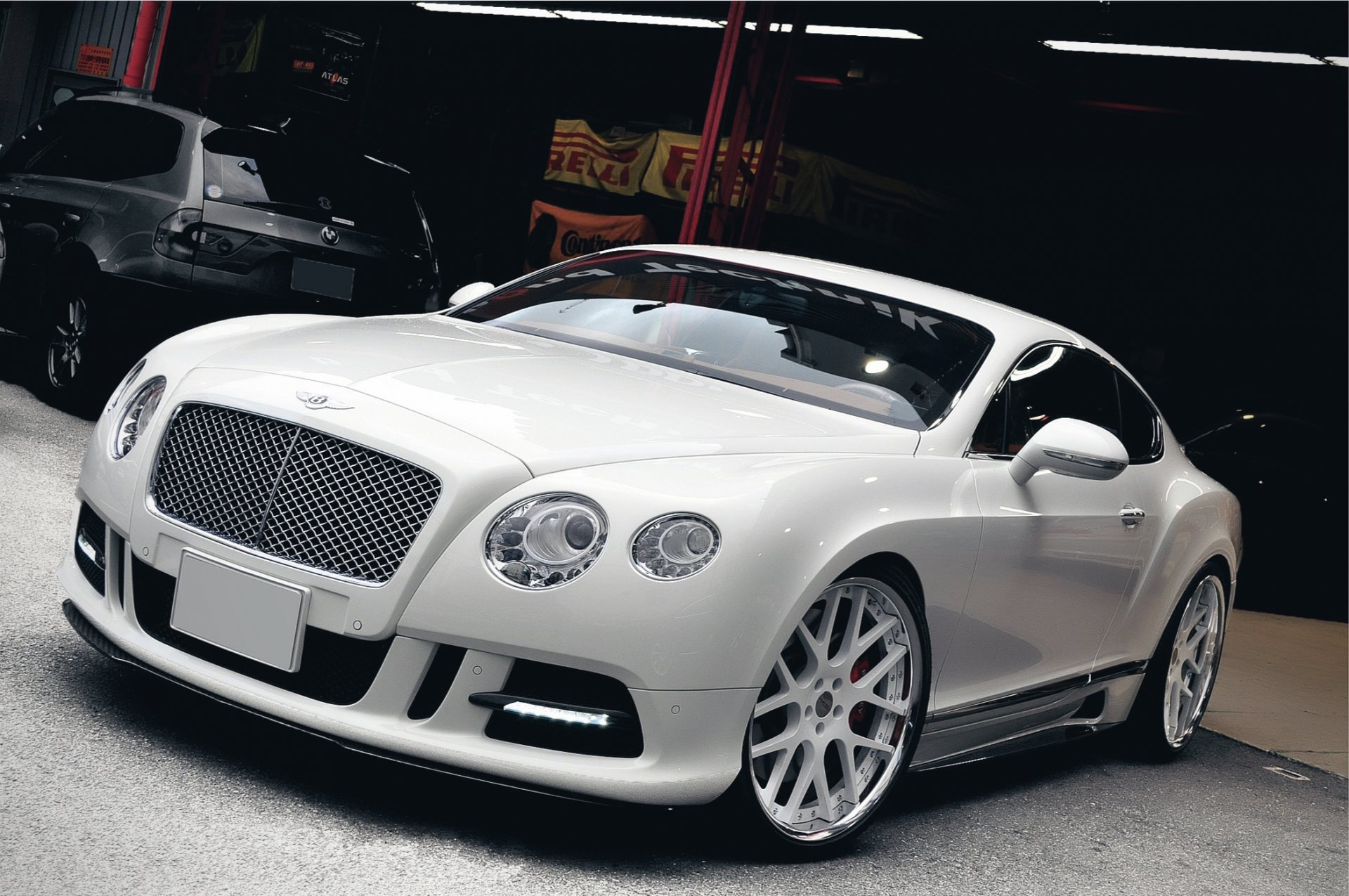Download Vehicle Bentley HD Wallpaper