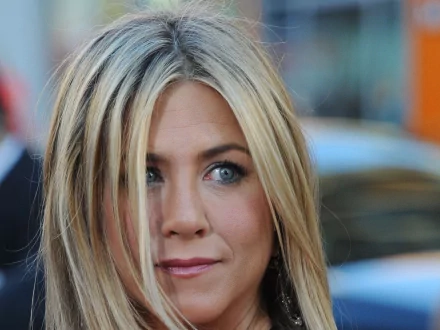 Celebrity Jennifer Aniston HD Desktop Wallpaper | Background Image