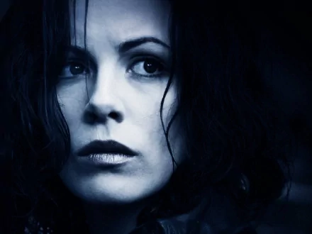 HD PC desktop wallpaper featuring a close-up of a character from the movie Underworld: Evolution, highlighting a dark and intense atmosphere.