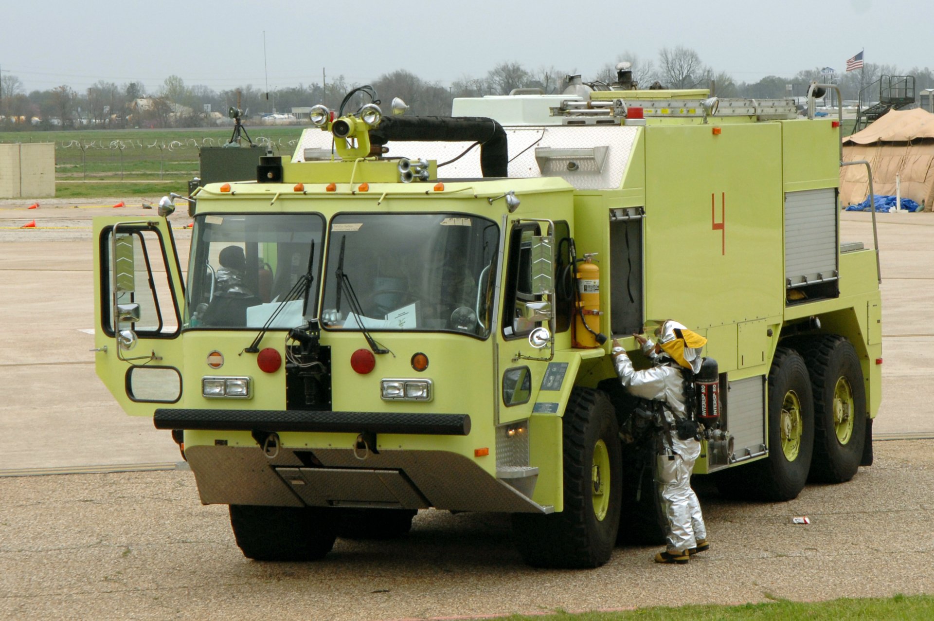 Download Vehicle Fire Truck HD Wallpaper