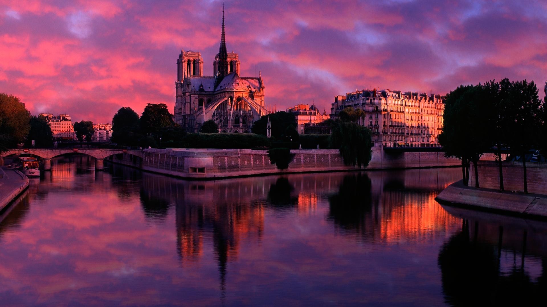 Religious Notre-Dame de Paris HD Wallpaper | Background Image