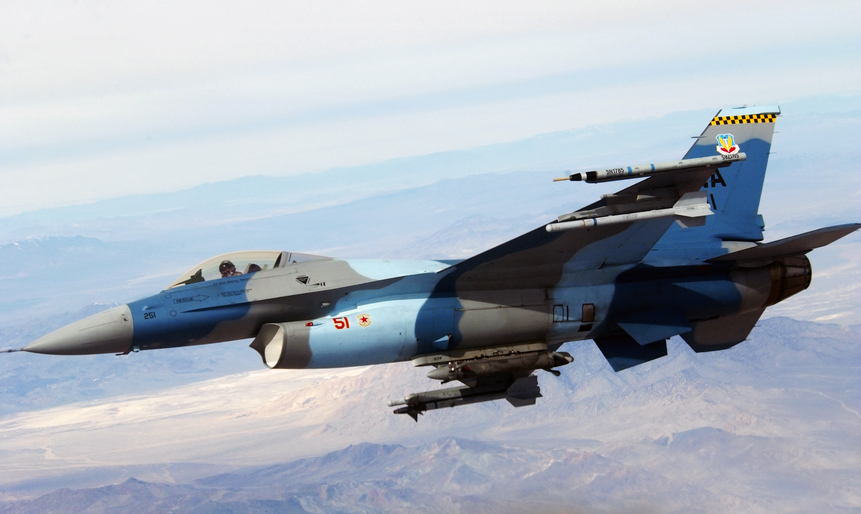 General Dynamics F 16 Fighting Falcon Hd Wallpaper Background