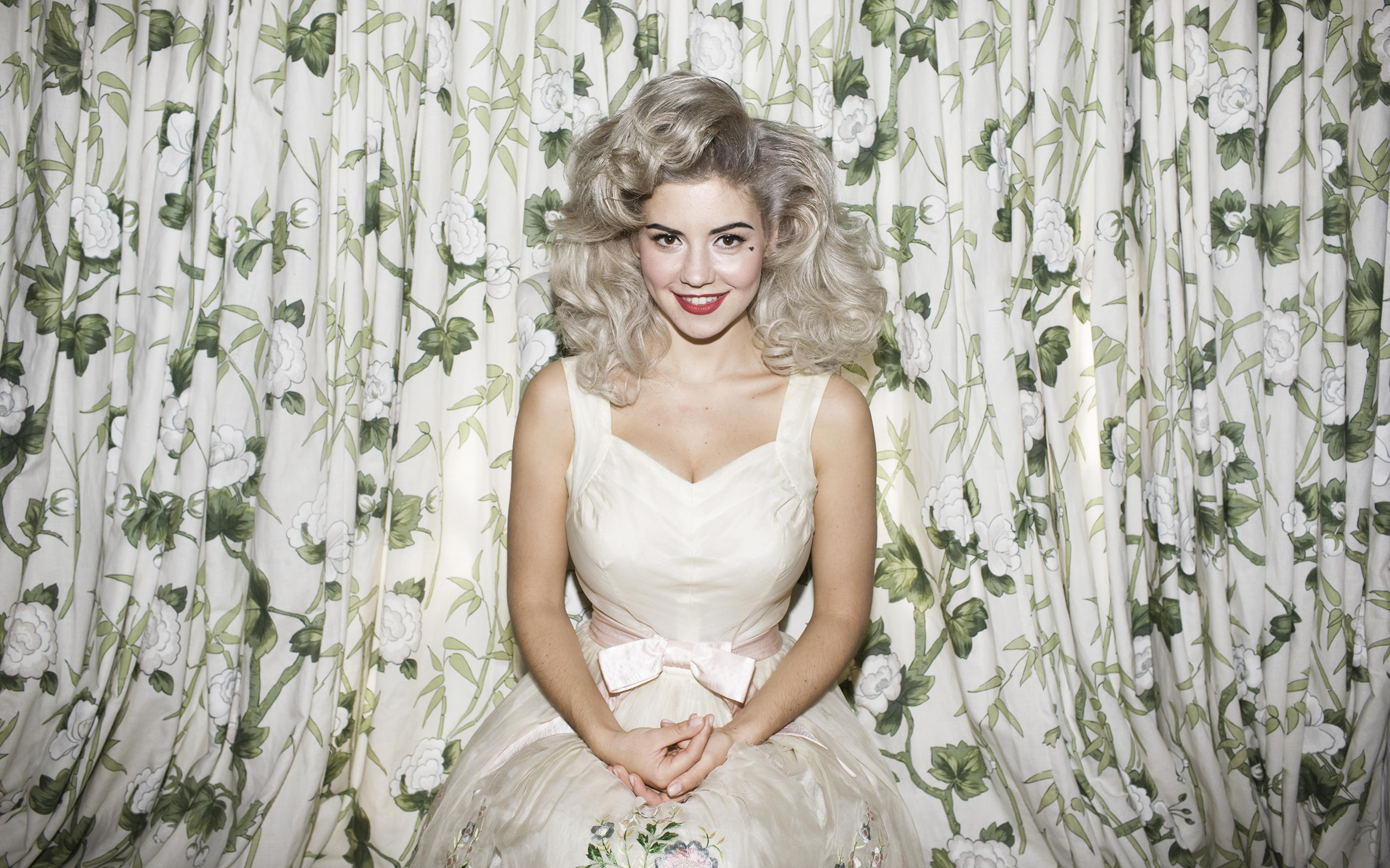 Marina and The Diamonds HD Wallpaper