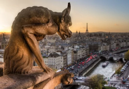  Paris