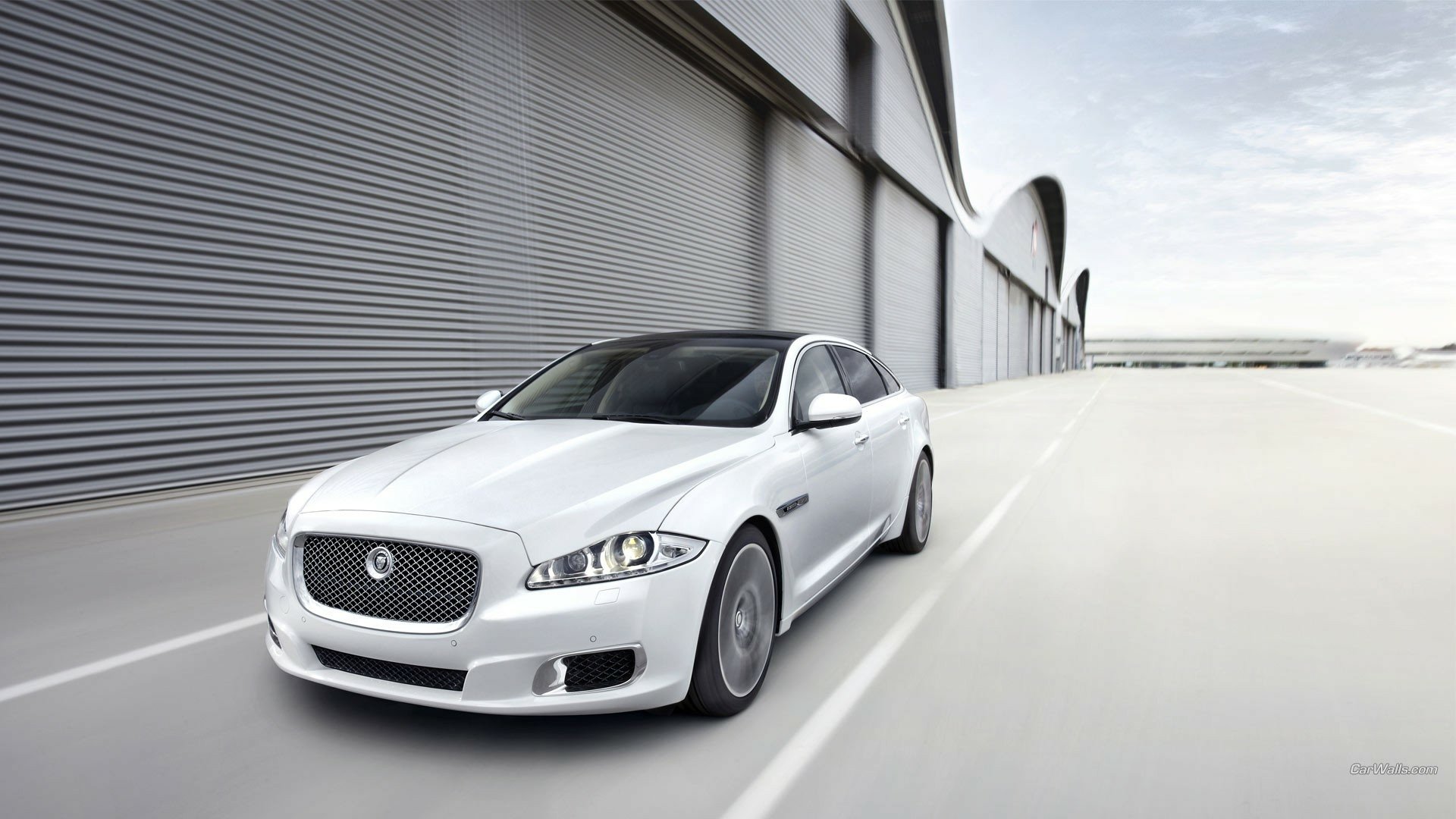 Download Vehicle Jaguar XJ Ultimate HD Wallpaper