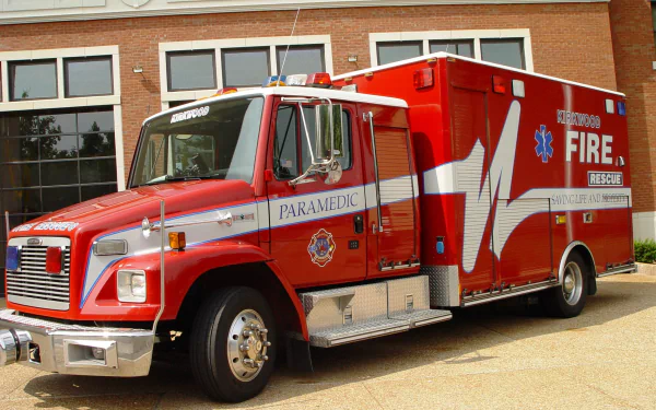 vehicle Freightliner Trucks HD Desktop Wallpaper | Background Image