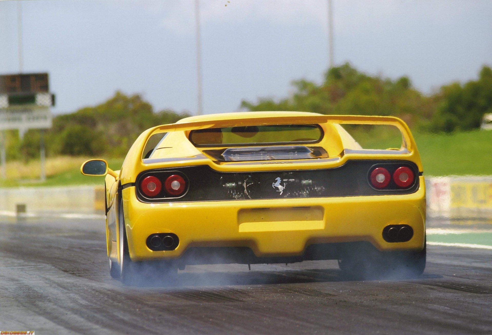 Download Vehicle Ferrari F50 HD Wallpaper by Wen-Jung Lin