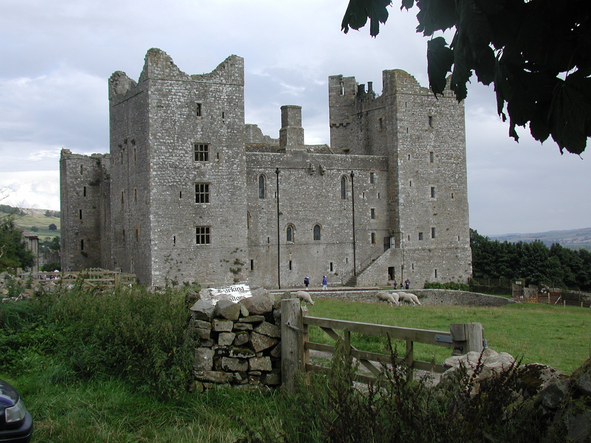 Man Made Bolton Castle HD Wallpaper | Background Image