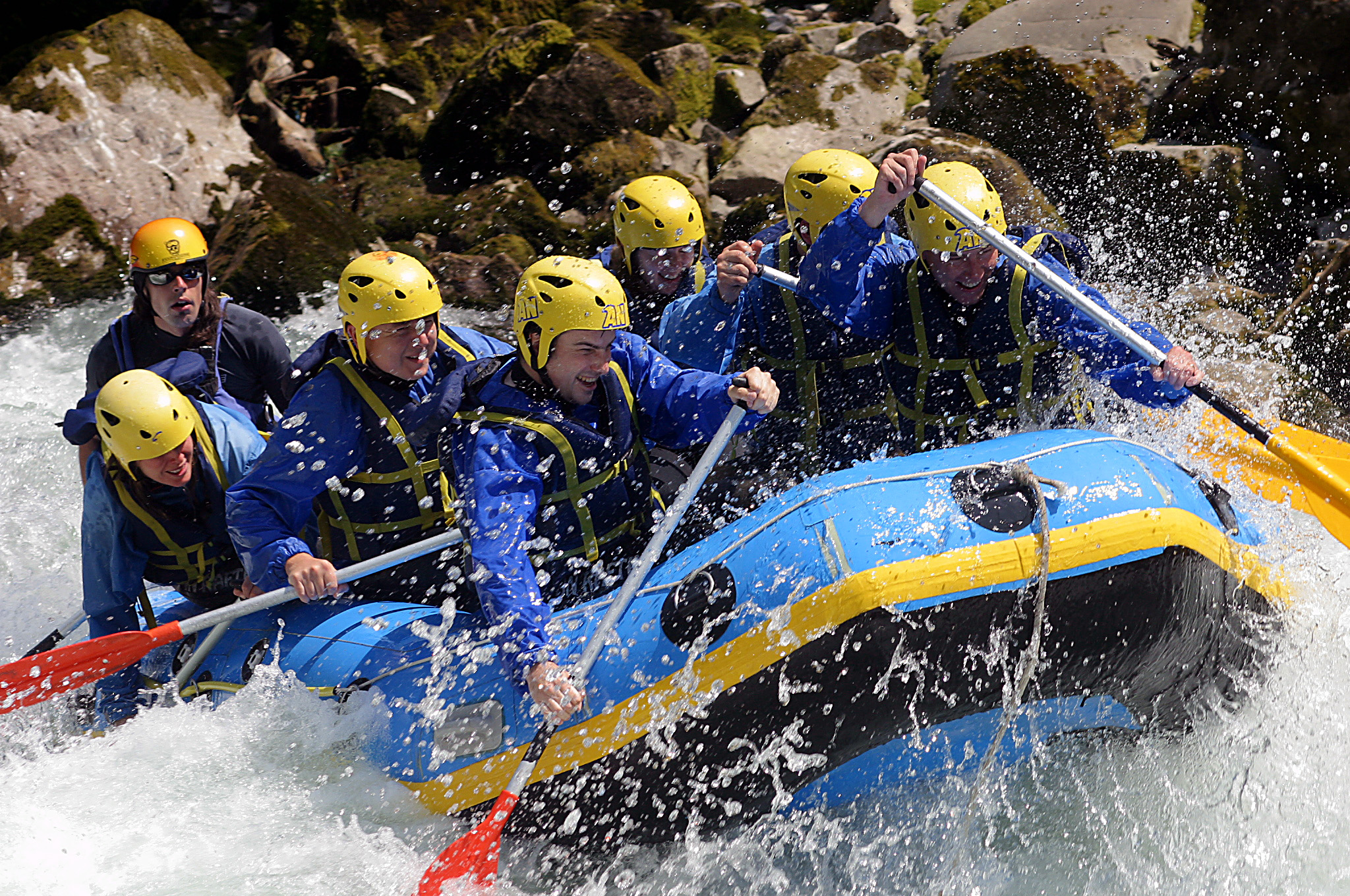 Sports White Water Rafting HD Wallpaper | Background Image