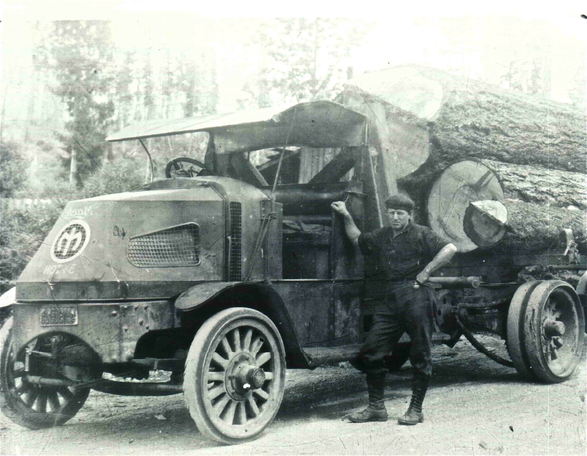 Download Vehicle Mack Trucks HD Wallpaper