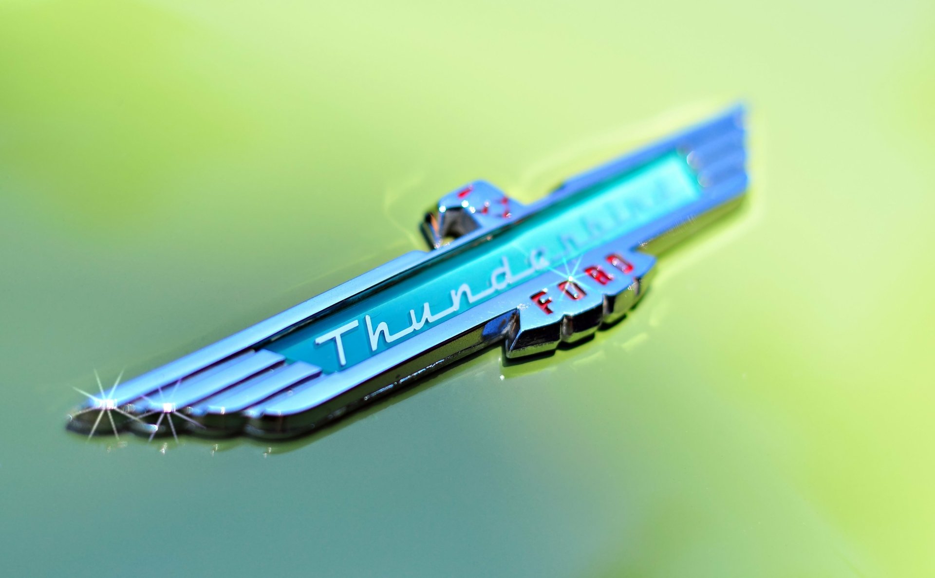 Download Vehicle Ford Thunderbird 4k Ultra HD Wallpaper