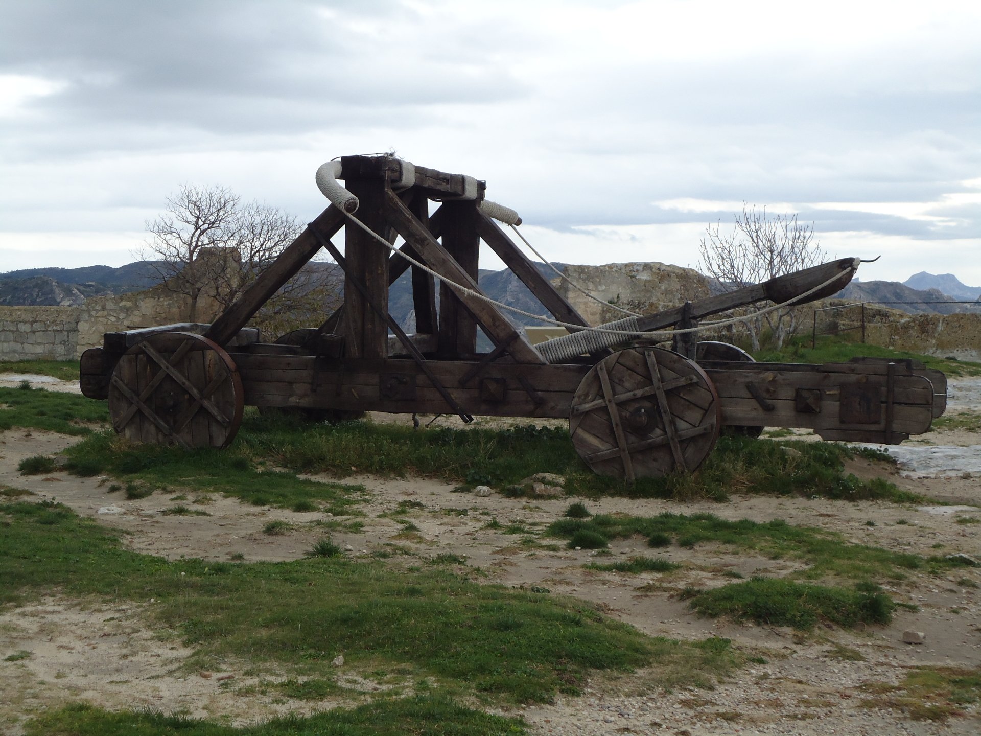 Download Man Made Catapult 4k Ultra HD Wallpaper