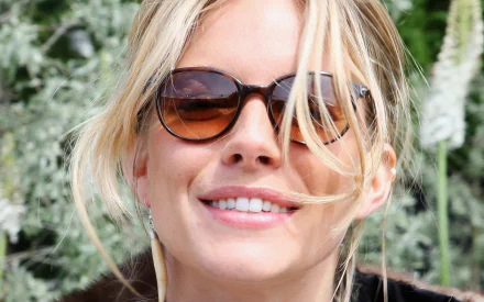 Celebrity Sienna Miller HD Desktop Wallpaper | Background Image